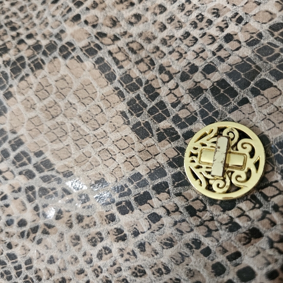 Vintage Faux Leather Handbag - Picture 2 of 8